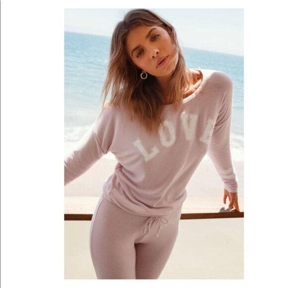 New Chaser Love Graphic Cozy Knit Crewneck L/S Pullover Sweatshirt XS NWT - Picture 1 of 13